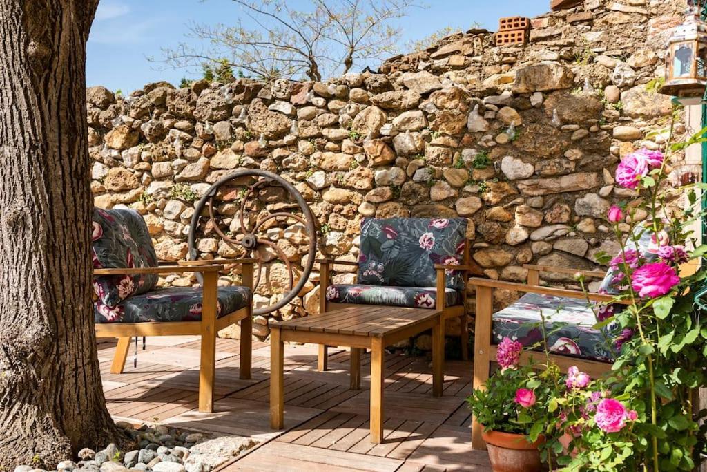 Bed and Breakfast La Calade Montouliers Экстерьер фото
