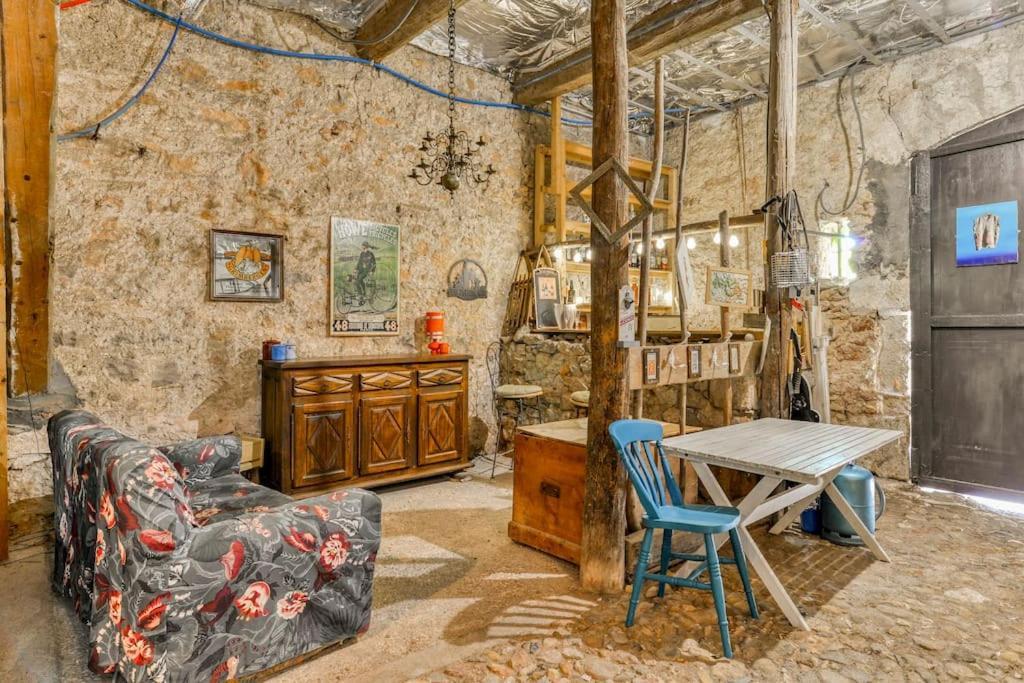 Bed and Breakfast La Calade Montouliers Экстерьер фото