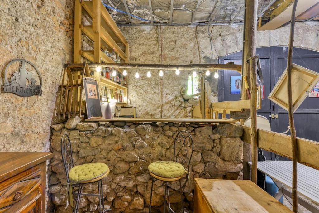 Bed and Breakfast La Calade Montouliers Экстерьер фото