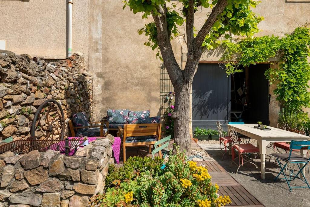 Bed and Breakfast La Calade Montouliers Экстерьер фото